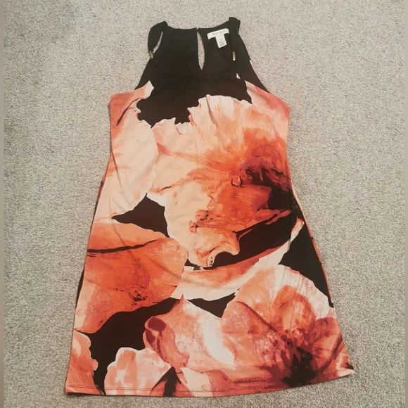 white house black market pink floral dress white House Size 00 pink/red/black/gray Floral Pre-Owned Ladies Dress